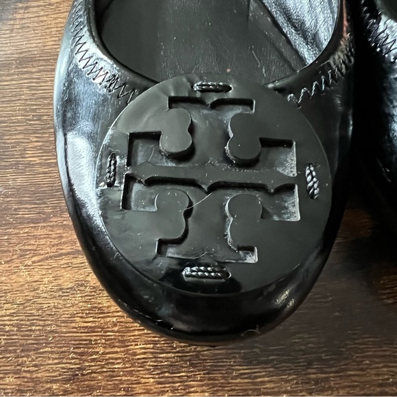 Tory Burch Black Patent Leather Reva Ballet Flats Size 9.5 Slip On - Picture 4 of 10